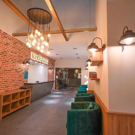 Hotel Amore مرمريس