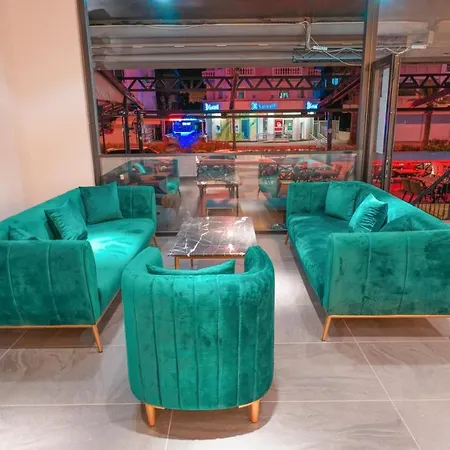 Hotel Amore مرمريس